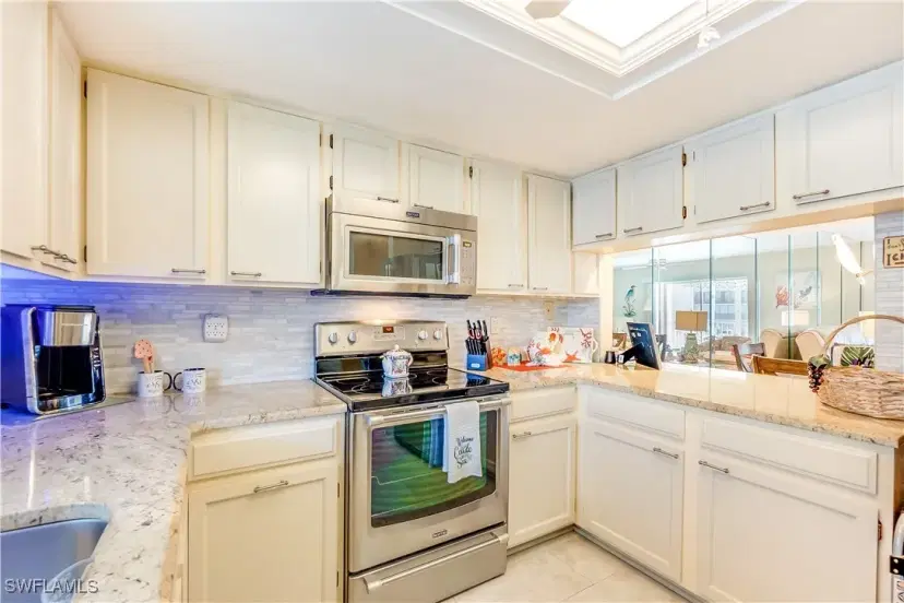 Picture of 4531 Bay Beach Ln 337, Fort Myers Beach FL 33931
