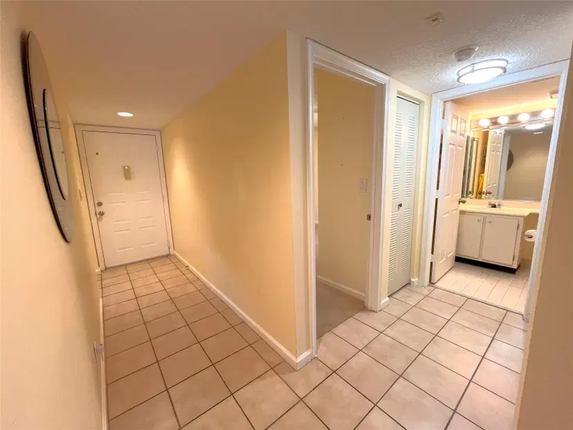 Picture of 7334 N Devon Dr 108, Tamarac FL 33321