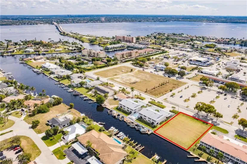 Picture of 1631 SE 46Th Ln 102, Cape Coral FL 33904
