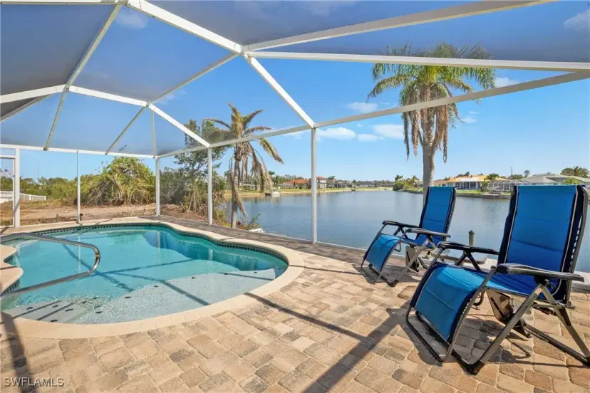 Picture of 429 NE 17Th Pl, Cape Coral FL 33909