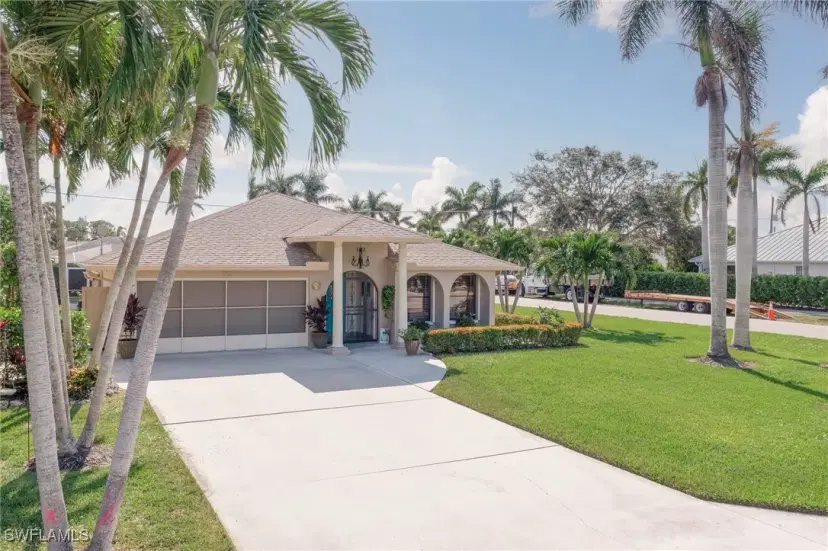 Picture of 700 106Th Ave N, Naples FL 34108