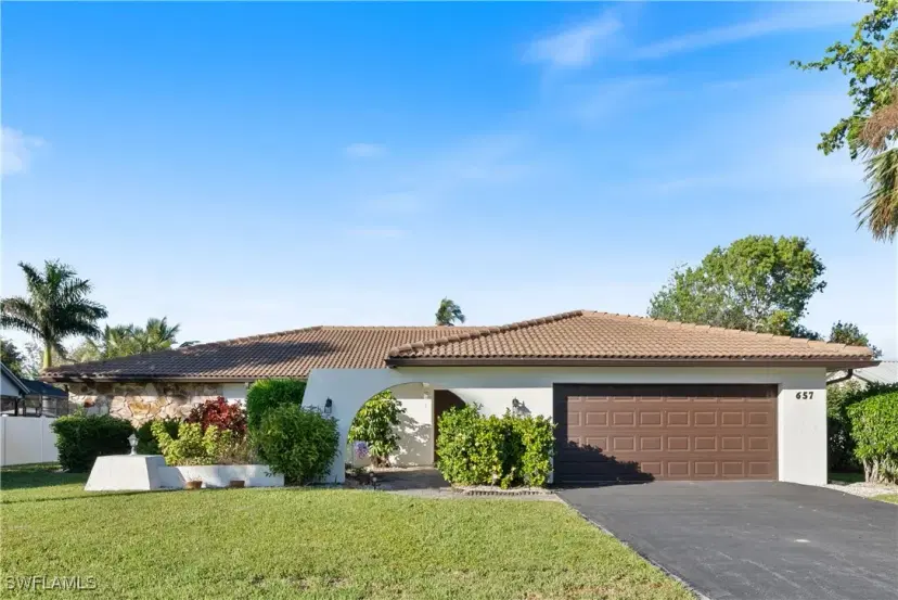 Picture of 657 Pompano Dr, Naples FL 34110