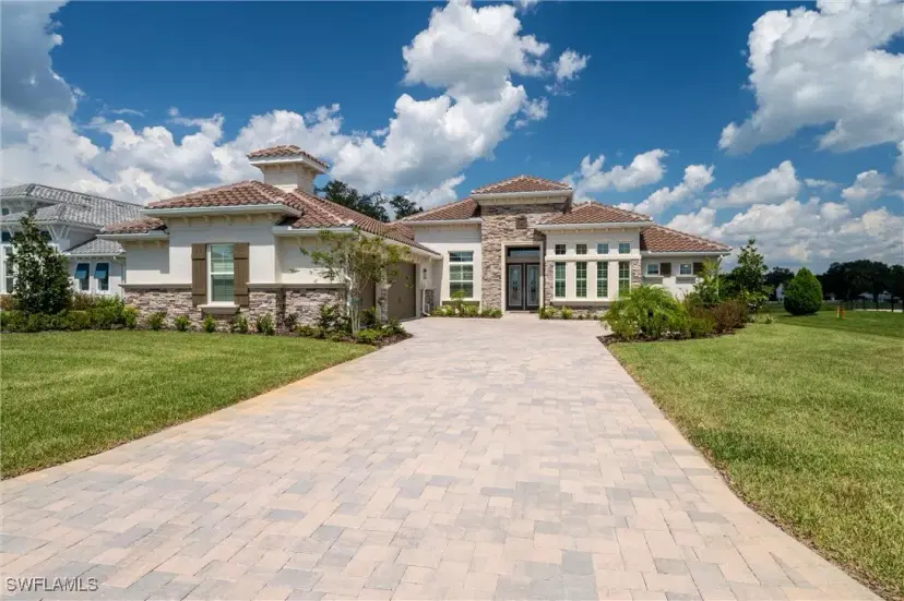Picture of 13744 Carryback Dr, Dade City FL 33525