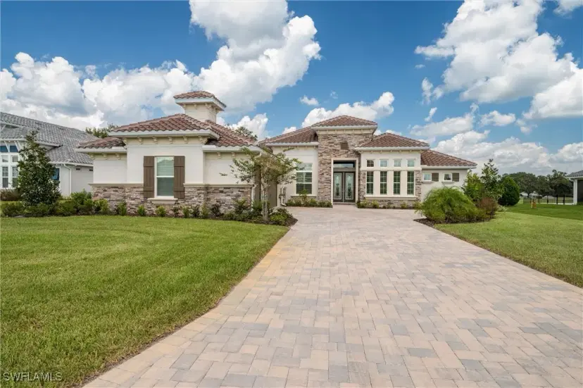 Picture of 13744 Carryback Dr, Dade City FL 33525