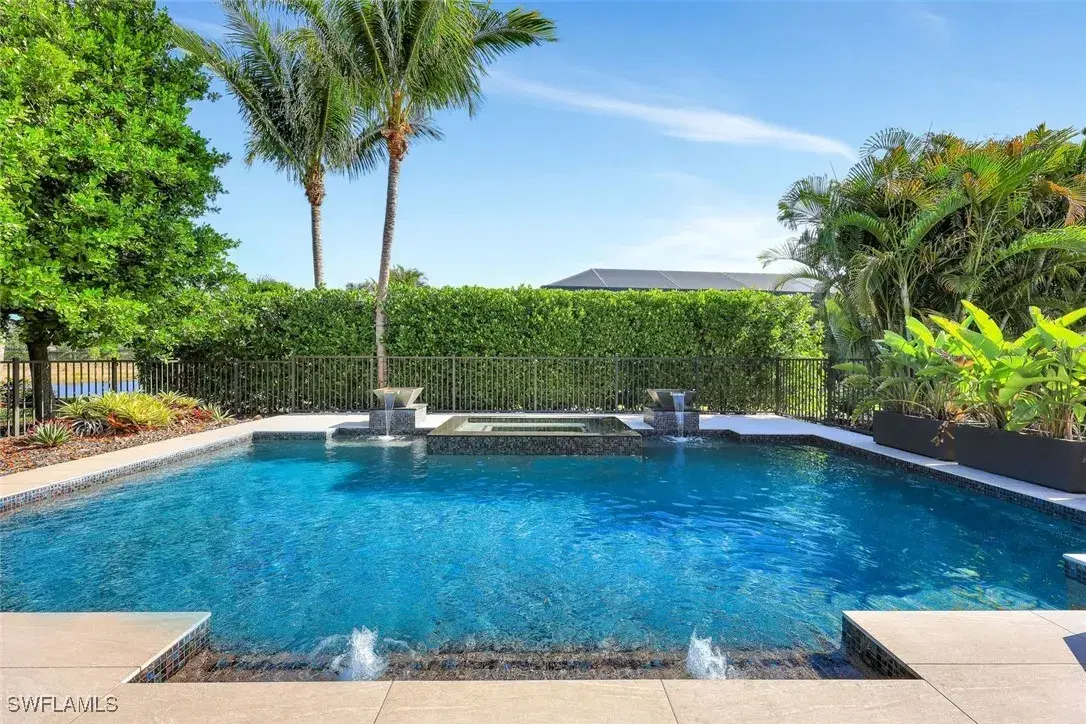 Picture of 3565 Beaufort Ct, Naples, FL 34119