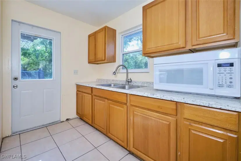 Picture of 211 Leroy Ave, Lehigh Acres FL 33936