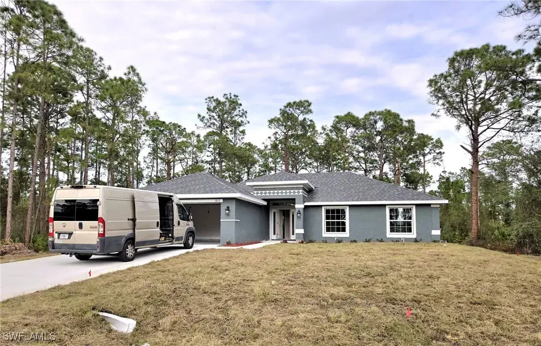 Picture of 1017 Milwaukee Blvd, Lehigh Acres, FL 33974