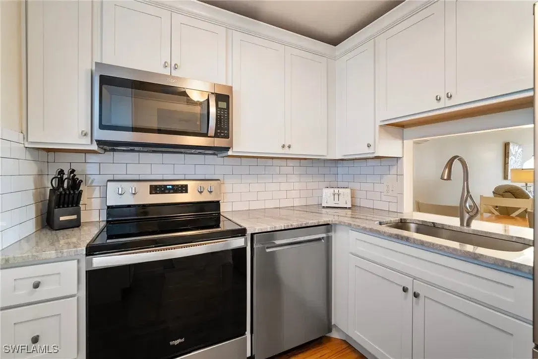 Picture of 1724 Pine Valley Dr 318, Fort Myers, FL 33907