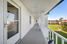 Picture of 1724 Pine Valley Dr 318, Fort Myers, FL 33907