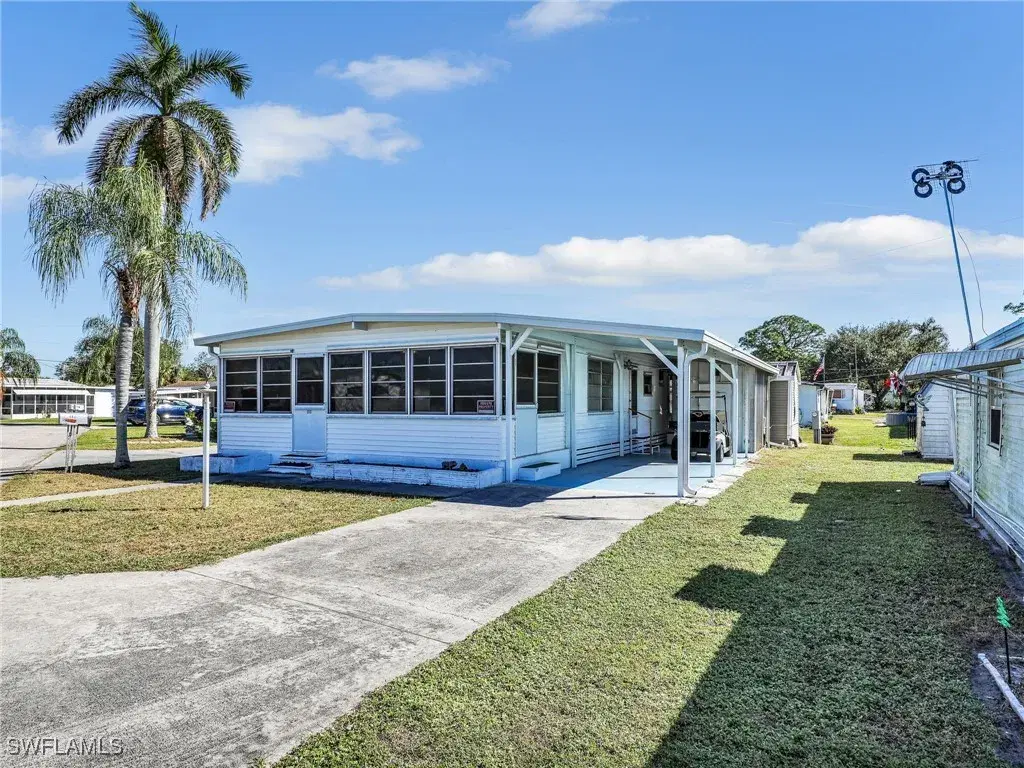Picture of 118 Flame Ln, North Fort Myers, FL 33917