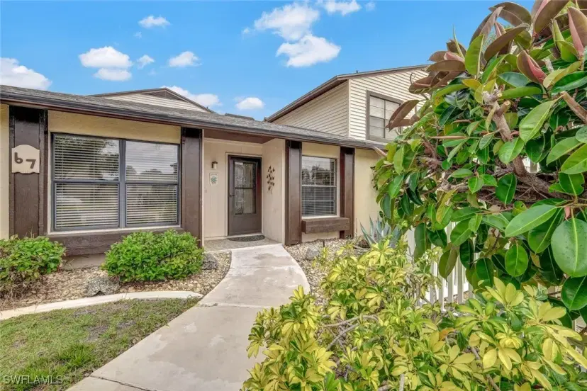Picture of 1204 SE 6Th Ter 67, Cape Coral FL 33990