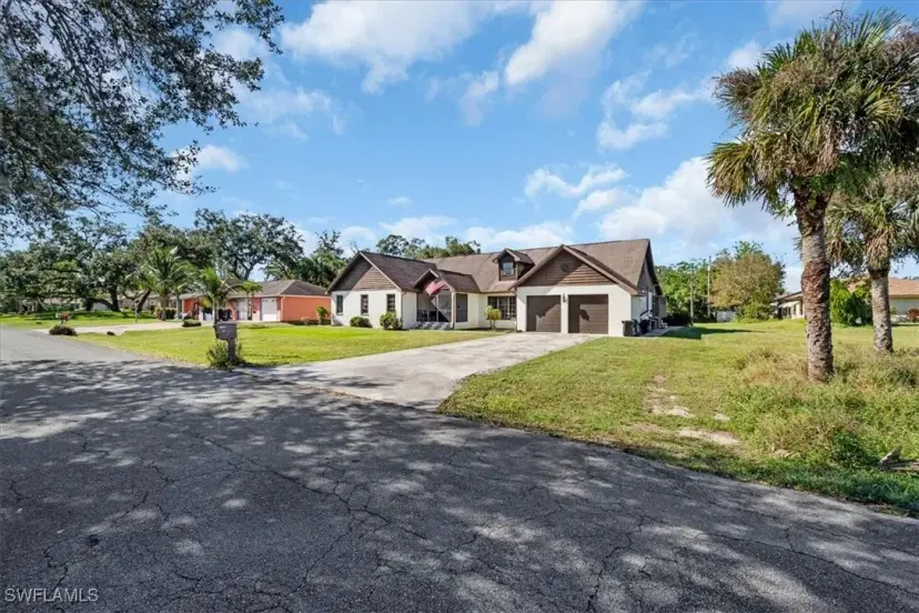Picture of 321 Cleveland Ave, Lehigh Acres FL 33936