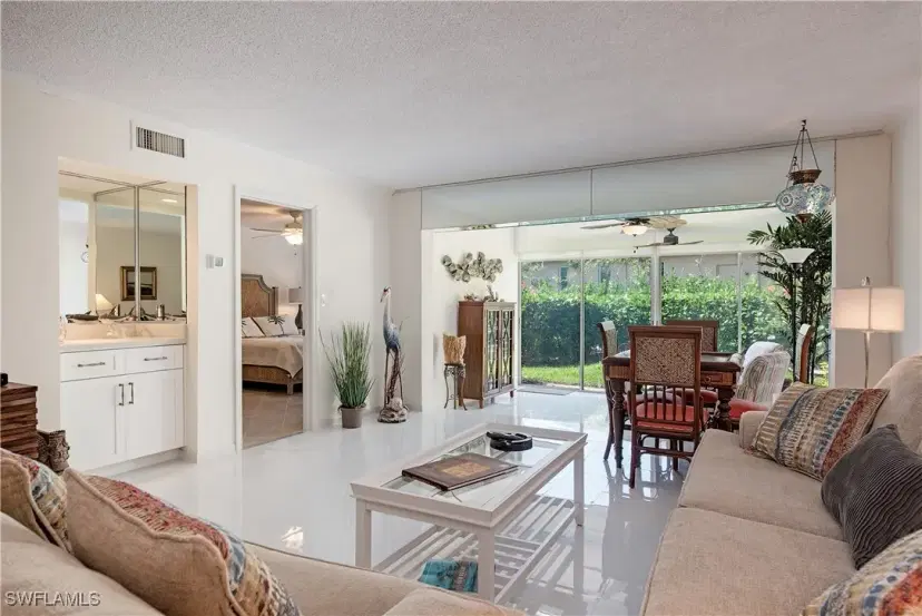 Picture of 4155 Crayton Rd 109, Naples FL 34103
