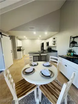 Picture of 6402 Royal Woods Dr, Fort Myers, FL 33908