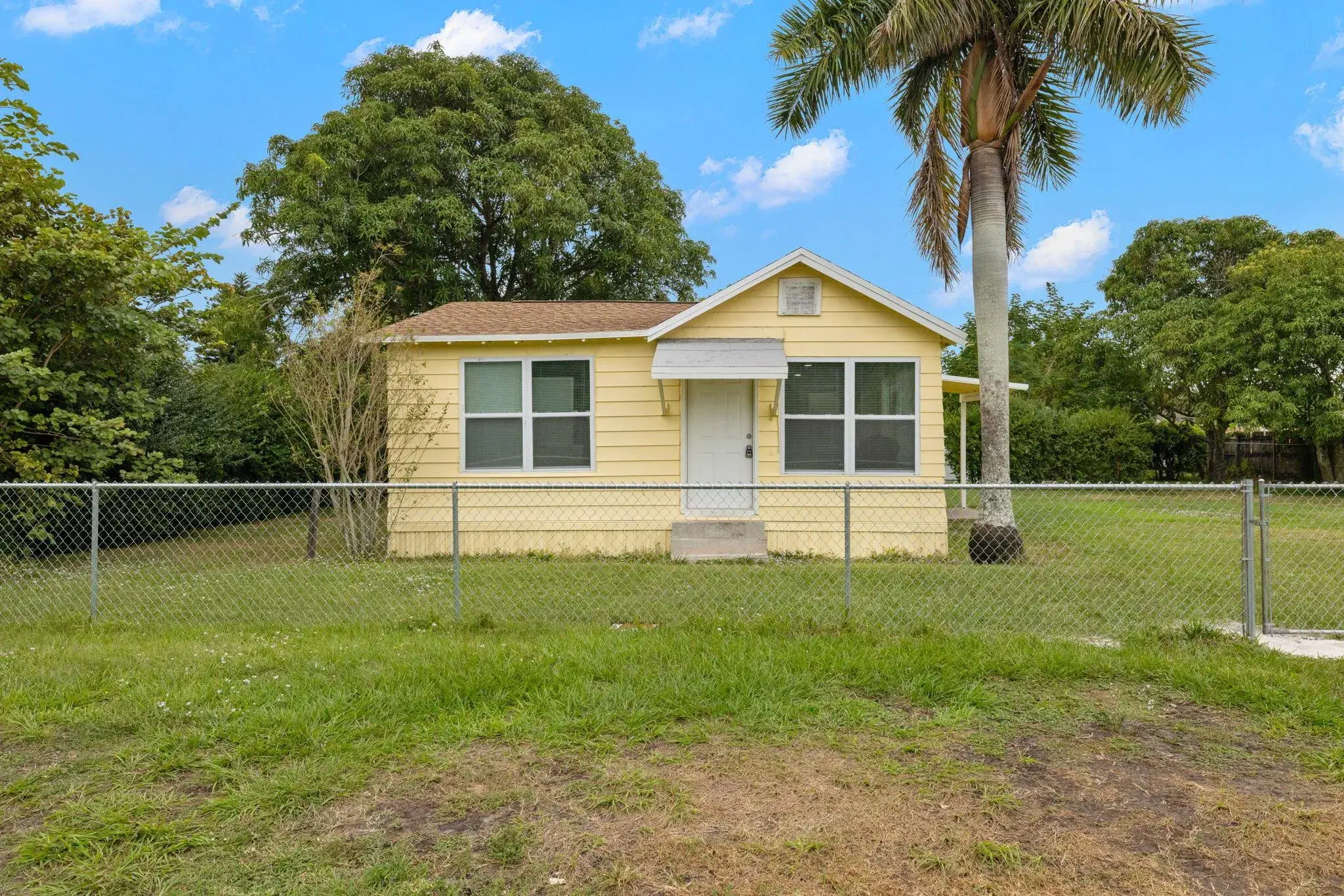 Picture of 337 E Obispo Avenue, Clewiston, FL 33440