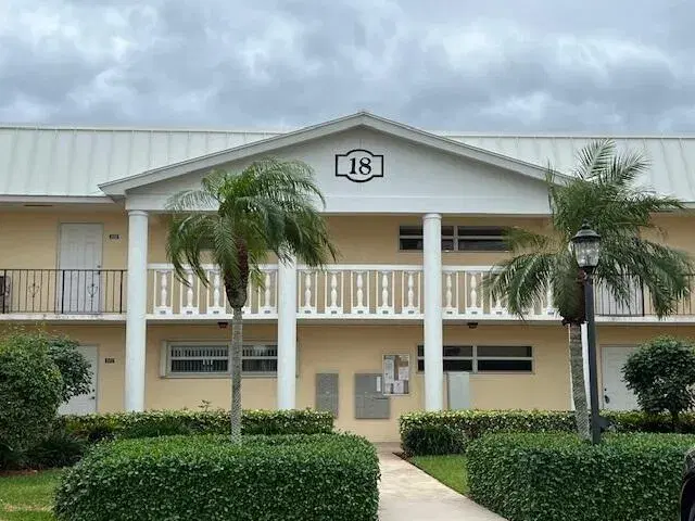 Picture of 18 Colonial Club Drive 103, Boynton Beach, FL 33435