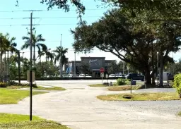 Picture of 700 Valley Stream Dr 101, Naples, FL 34113