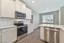 Picture of 537 SE 4Th St, Cape Coral, FL 33990