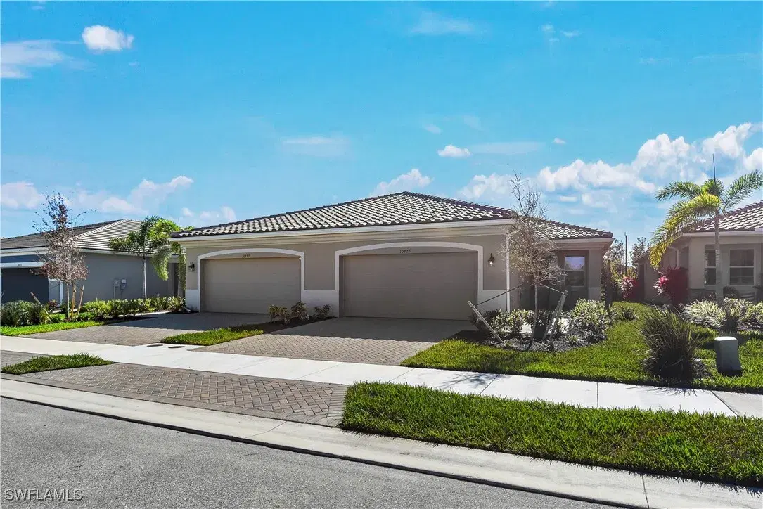 Picture of 10325 Bonavie Cove Dr, Fort Myers, FL 33966