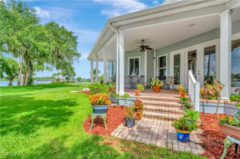 Picture of 16470 Oakview Cir, Alva FL 33920