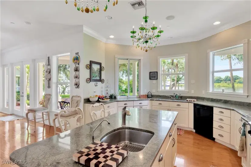 Picture of 16470 Oakview Cir, Alva FL 33920