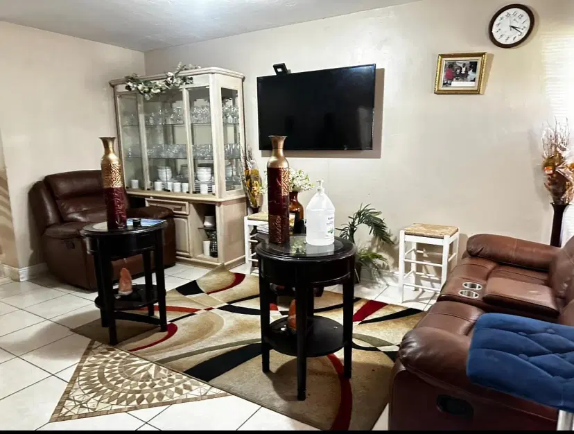 Picture of 754 Evergreen Dr Drive, Lake Park FL 33403