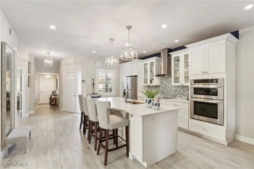 Picture of 1747 Reuven Cir 1703, Naples FL 34112