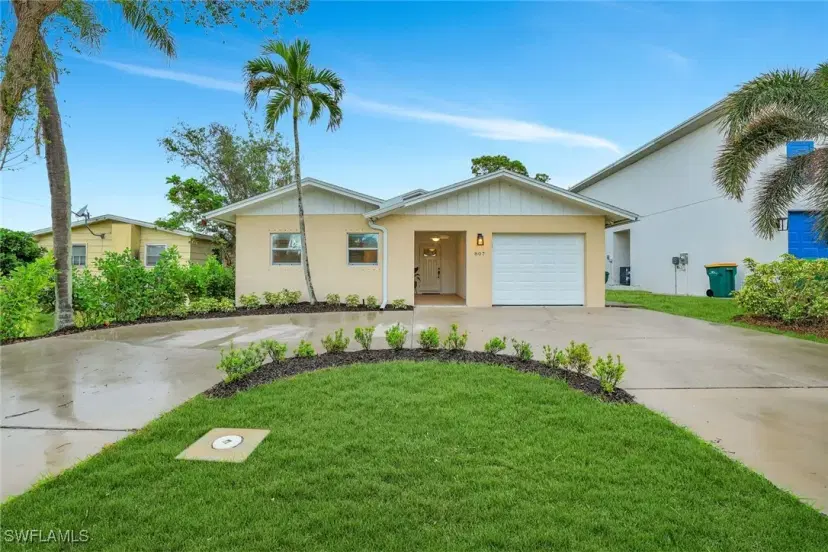 Picture of 807 108Th Ave N, Naples FL 34108
