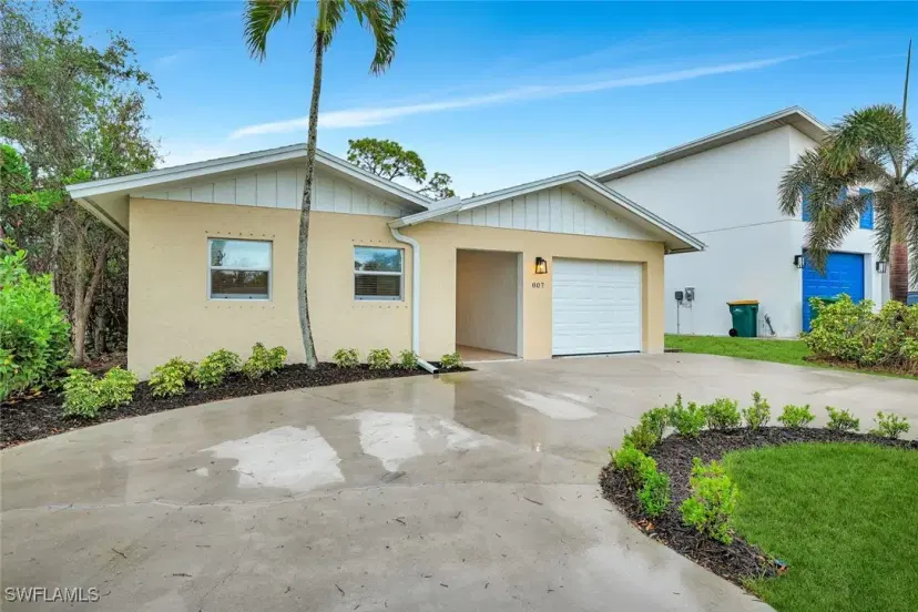 Picture of 807 108Th Ave N, Naples FL 34108