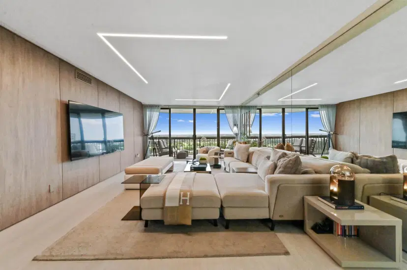 Picture of 1900 Consulate Place 1205, West Palm Beach FL 33401
