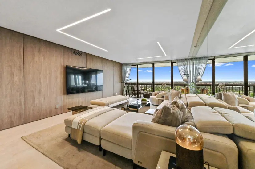 Picture of 1900 Consulate Place 1205, West Palm Beach FL 33401