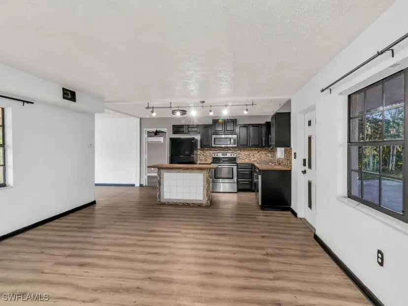 Picture of 1686 Temple Ter, North Fort Myers FL 33917