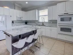 Picture of 1725 SW Jamesport Drive, Port St Lucie, FL 34953