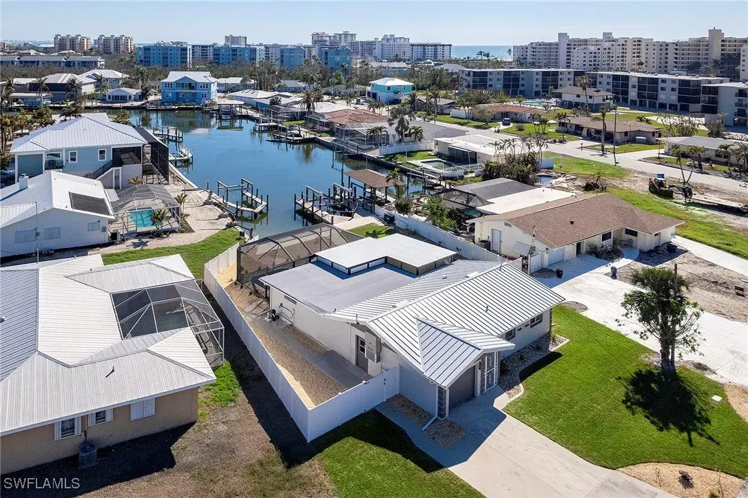 Picture of 126 Albatross St, Fort Myers Beach, FL 33931
