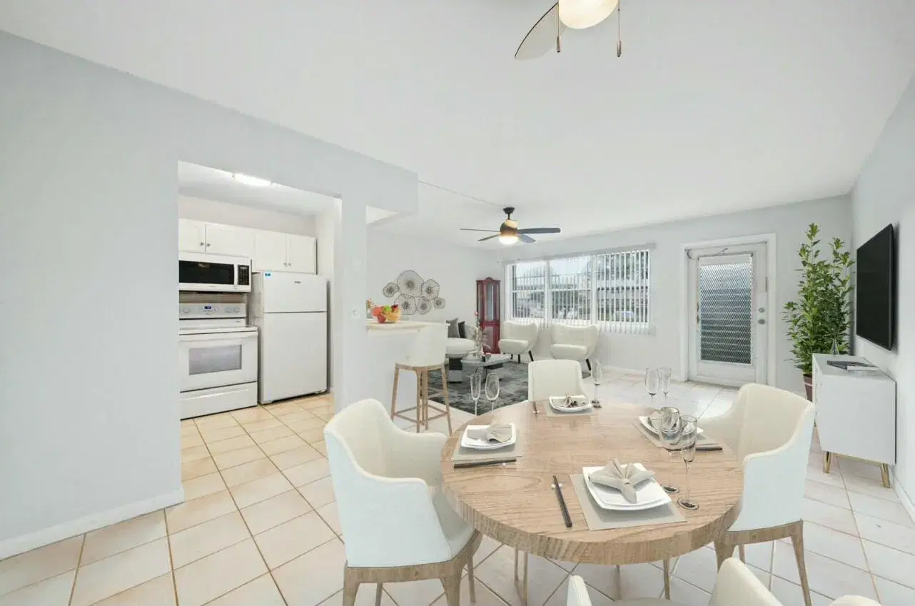 Picture of 377 Windsor Q, West Palm Beach, FL 33417