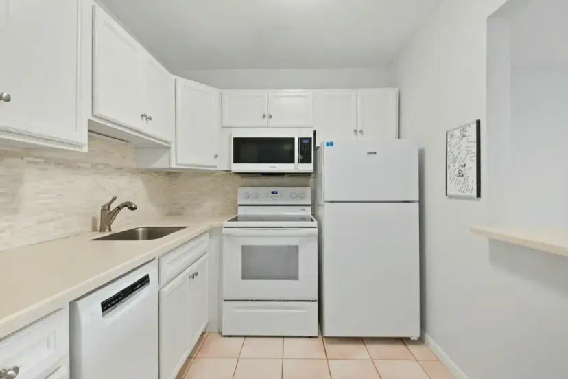 Picture of 377 Windsor Q, West Palm Beach FL 33417