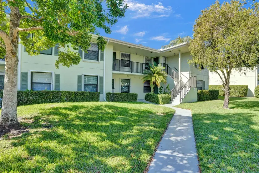 Picture of 1701 Sabal Ridge Circle G, Palm Beach Gardens FL 33418