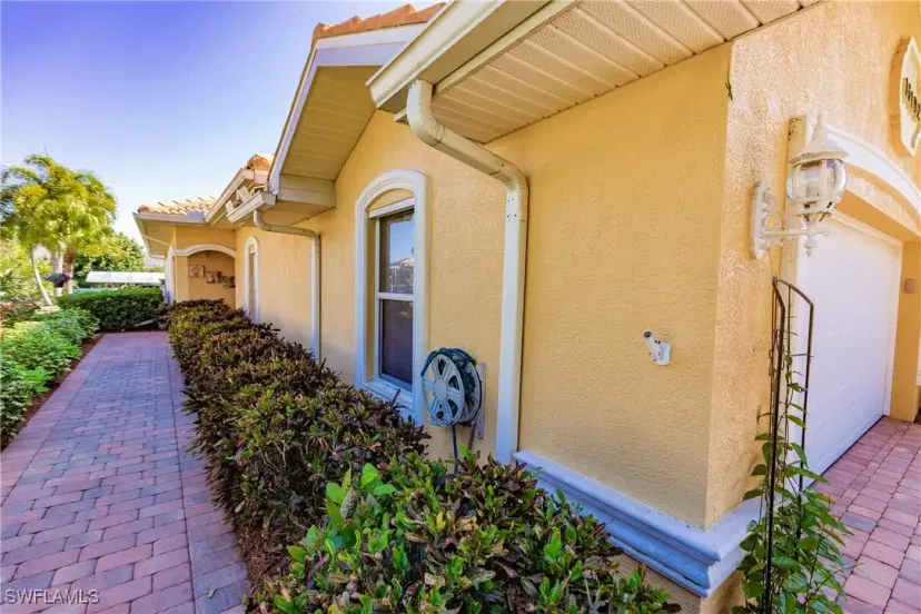 Picture of 15192 Riverbend Blvd, North Fort Myers FL 33917
