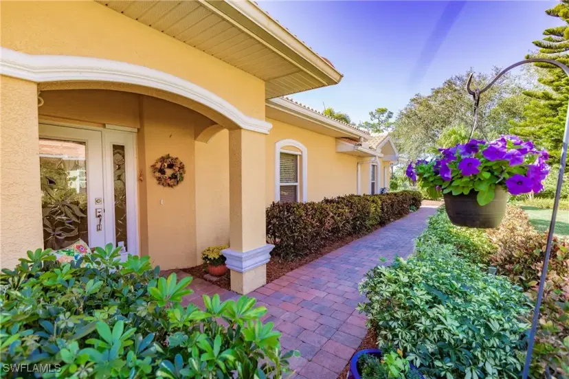 Picture of 15192 Riverbend Blvd, North Fort Myers FL 33917
