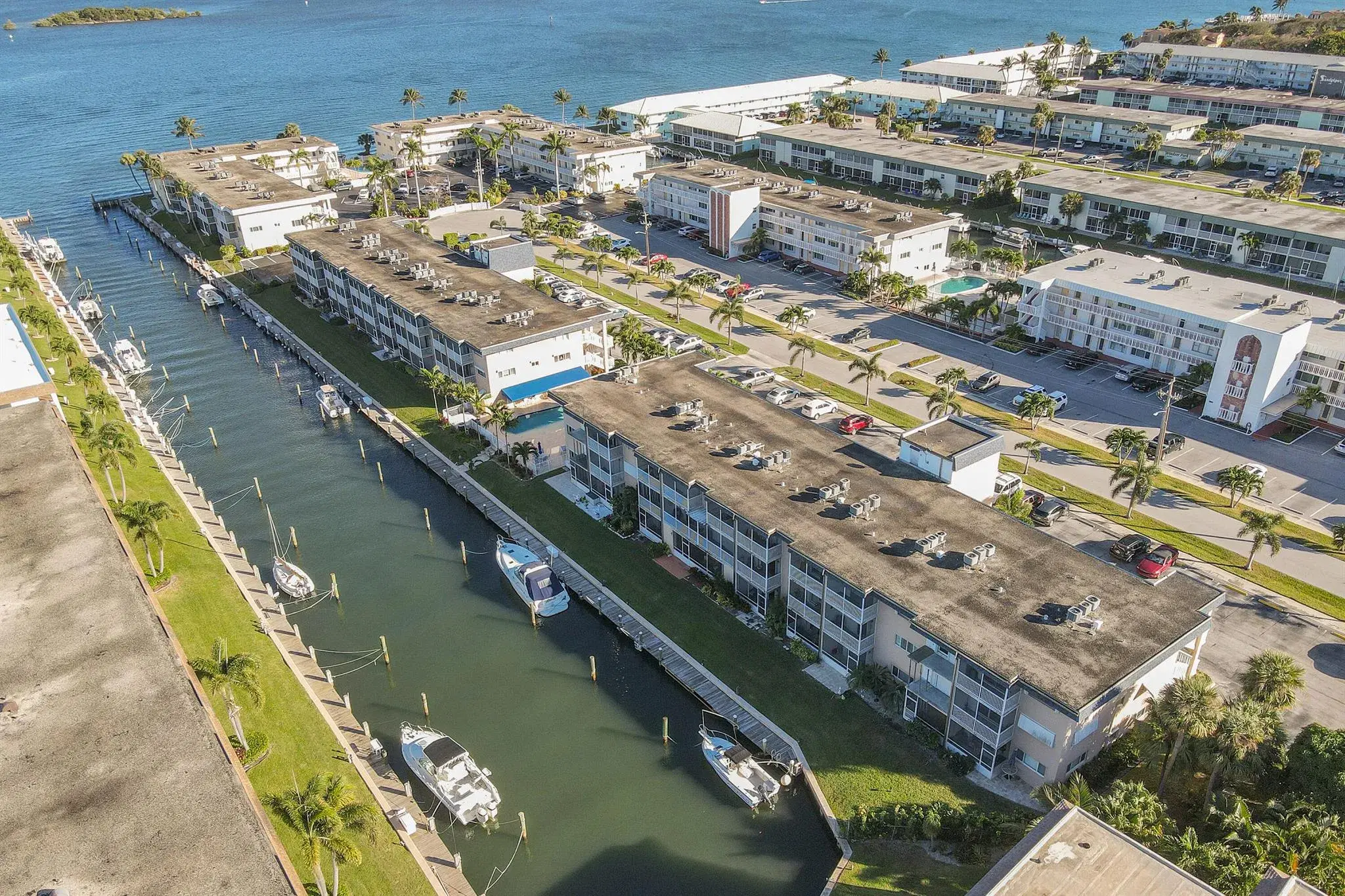 Picture of 131 Doolen Court 310, North Palm Beach, FL 33408