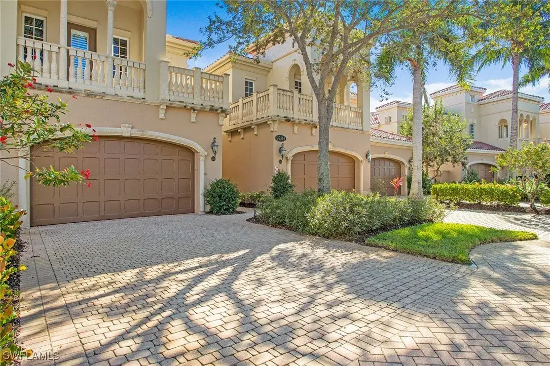 Picture of 9284 Menaggio Ct 4-201, Naples, FL 34114