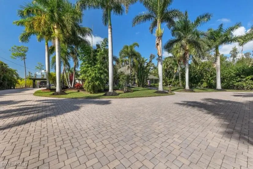 Picture of 15840 S Pebble Ln, Fort Myers FL 33912