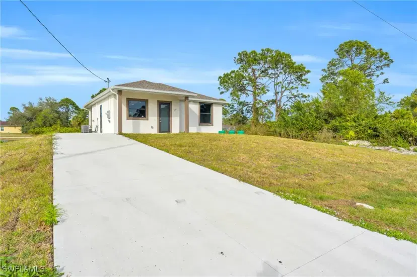 Picture of 5011 N Dogwood Cir, Labelle FL 33935