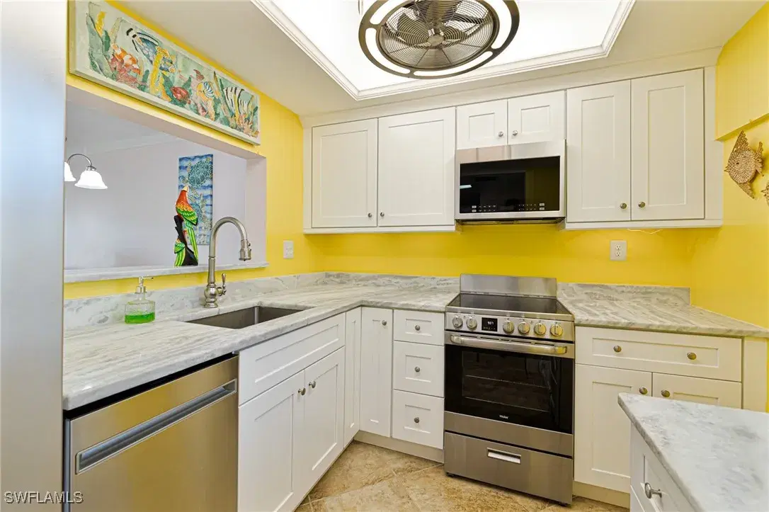 Picture of 1580 Pine Valley Dr 111, Fort Myers, FL 33907