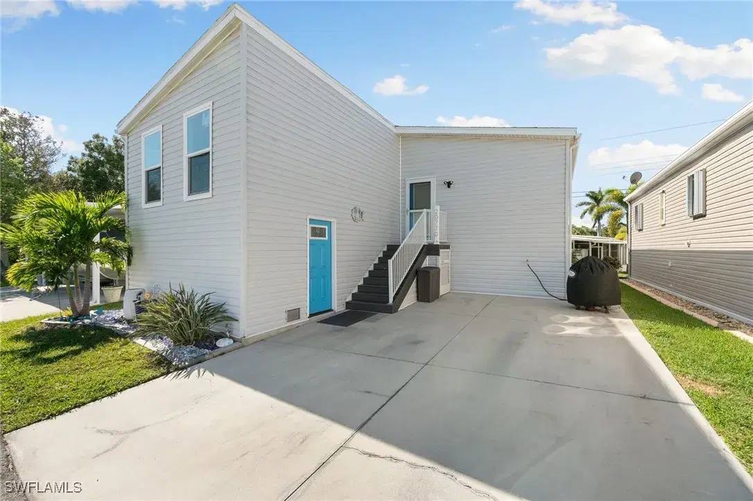 Picture of 20770 Garden Dr, Estero, FL 33928