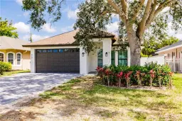 Picture of 819 96Th Ave N, Naples, FL 34108