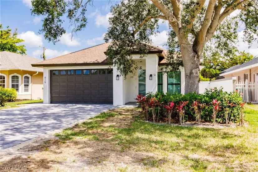 Picture of 819 96Th Ave N, Naples FL 34108