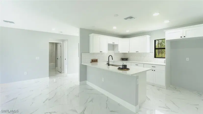 Picture of 625 Flamingo Ave S, Lehigh Acres FL 33974