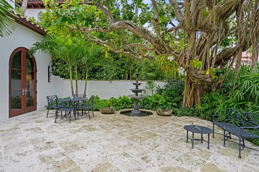 Picture of 424 Brazilian Avenue, Palm Beach FL 33480
