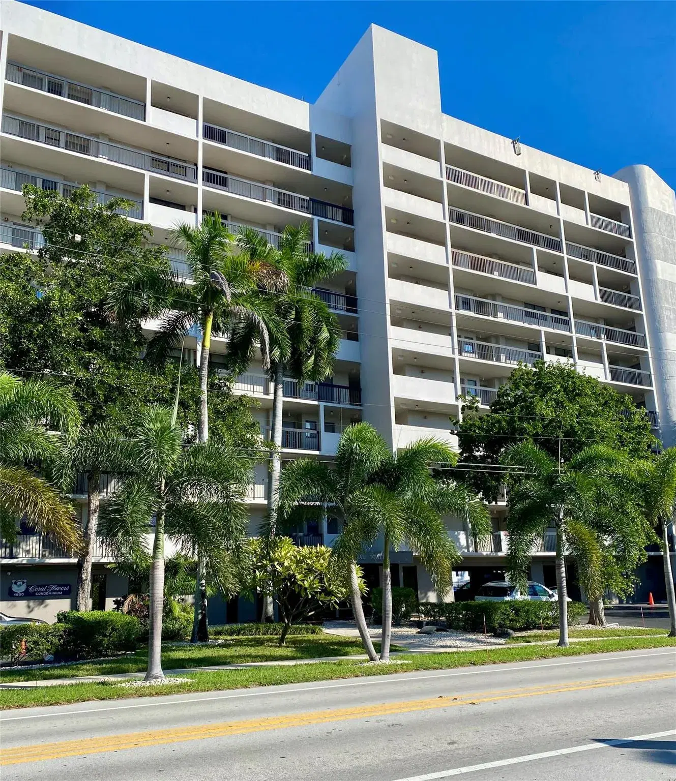 Picture of 4800 Bayview Dr 606, Fort Lauderdale, FL 33308